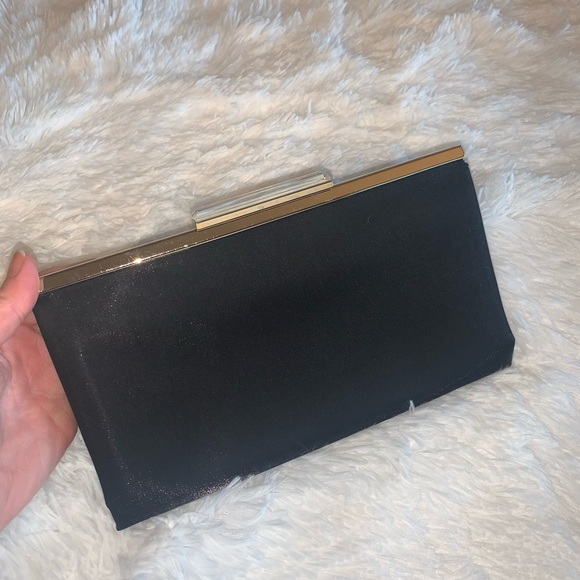Classy! GLINT clutch hand bag, w/ gold and faux diamond closure. Virtually new! - Picture 1 of 11
